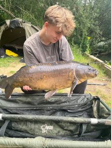 Date: 28/06/25<br />
Lake: Halstead Reservoir<br />
Angler: Oscar<br />
Fish: Mirror Carp<br />
Weight: 19lbs<br /> 2025-06-28-01